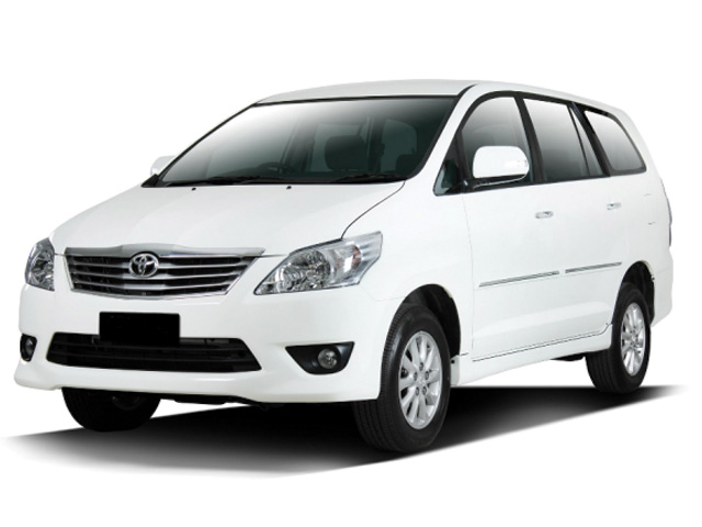 Well-maintained taxi cars available for hire in Thekkady